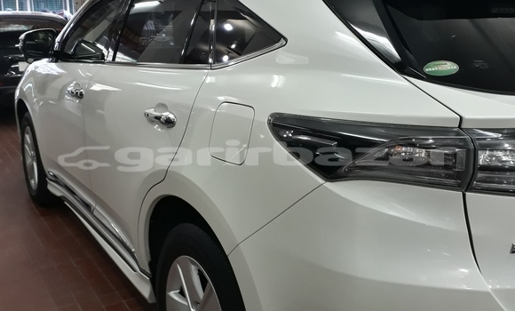 Buy Import 2016 Toyota Harrier in Dhaka, Dhaka Buy Import 2016 Toyota Harrier in Dhaka, Dhaka