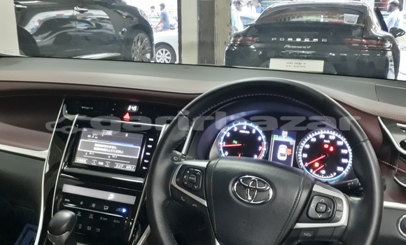Buy Import 2016 Toyota Harrier in Dhaka, Dhaka Buy Import 2016 Toyota Harrier in Dhaka, Dhaka