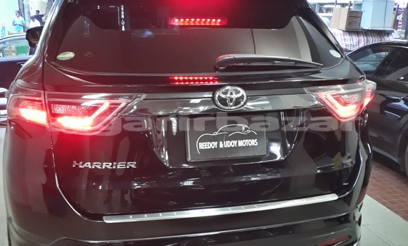 Buy Import 2016 Toyota Harrier in Dhaka, Dhaka Buy Import 2016 Toyota Harrier in Dhaka, Dhaka