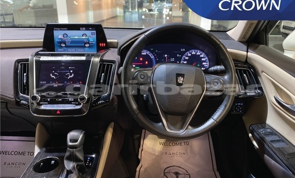 কেনা আমদানি Toyota Crown White গাড়ী মধ্যে ঢাকা মধ্যে Dhaka কেনা আমদানি Toyota Crown White গাড়ী মধ্যে ঢাকা মধ্যে Dhaka