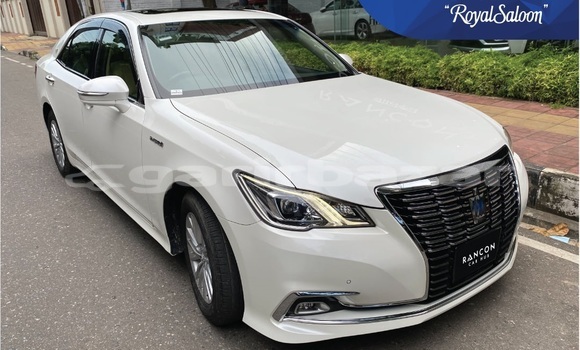Buy Import 2016 Toyota Crown in Dhaka, Dhaka Buy Import 2016 Toyota Crown in Dhaka, Dhaka