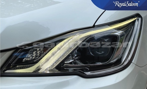 Buy Import 2016 Toyota Crown in Dhaka, Dhaka Buy Import 2016 Toyota Crown in Dhaka, Dhaka