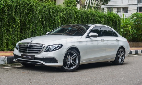 Buy Used 2016 Mercedes-Benz E200 in Dhaka, Dhaka Buy Used 2016 Mercedes-Benz E200 in Dhaka, Dhaka