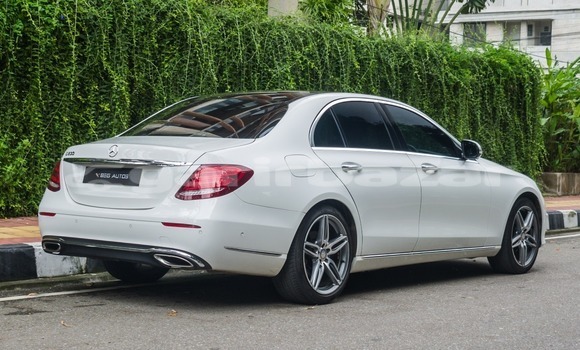 Buy Used 2016 Mercedes-Benz E200 in Dhaka, Dhaka Buy Used 2016 Mercedes-Benz E200 in Dhaka, Dhaka