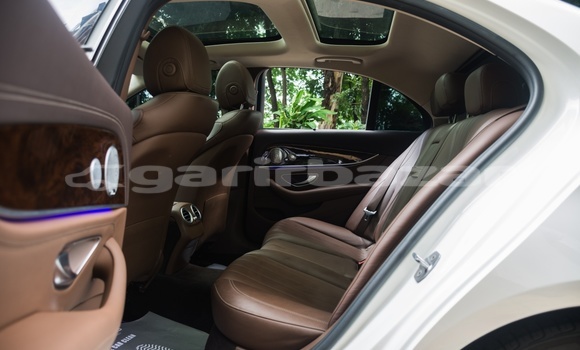 Buy Used 2016 Mercedes-Benz E200 in Dhaka, Dhaka Buy Used 2016 Mercedes-Benz E200 in Dhaka, Dhaka