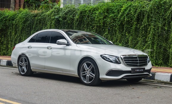 Buy Used 2016 Mercedes-Benz E200 in Dhaka, Dhaka Buy Used 2016 Mercedes-Benz E200 in Dhaka, Dhaka