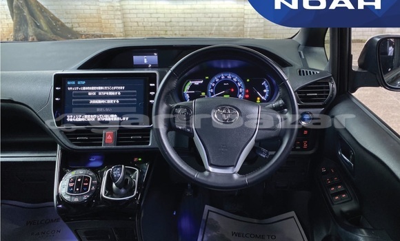 Buy Import 2016 Toyota Noah in Dhaka, Dhaka Buy Import 2016 Toyota Noah in Dhaka, Dhaka