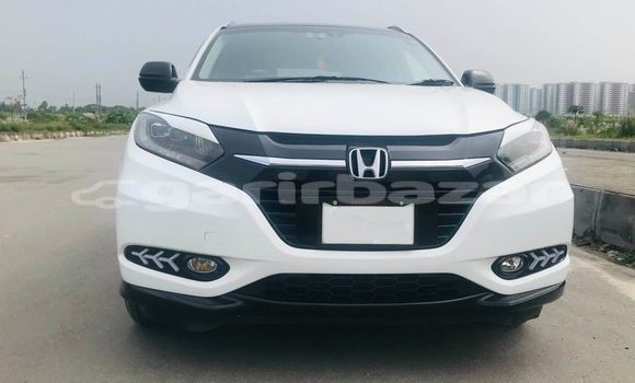 Buy Used 2014 Honda Vezel in Dhaka, Dhaka Buy Used 2014 Honda Vezel in Dhaka, Dhaka