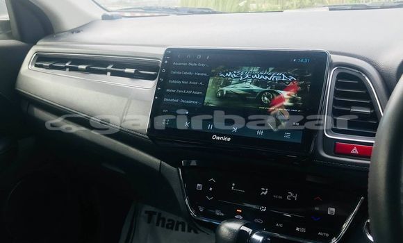 Buy Used 2014 Honda Vezel in Dhaka, Dhaka Buy Used 2014 Honda Vezel in Dhaka, Dhaka