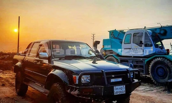 Buy Used 1993 Toyota Hilux in Dhaka, Dhaka Buy Used 1993 Toyota Hilux in Dhaka, Dhaka