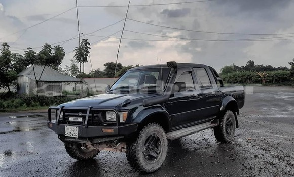 Buy Used 1993 Toyota Hilux in Dhaka, Dhaka Buy Used 1993 Toyota Hilux in Dhaka, Dhaka