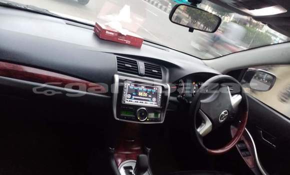 Buy Used 2010 Toyota Allion in Dhaka, Dhaka Buy Used 2010 Toyota Allion in Dhaka, Dhaka