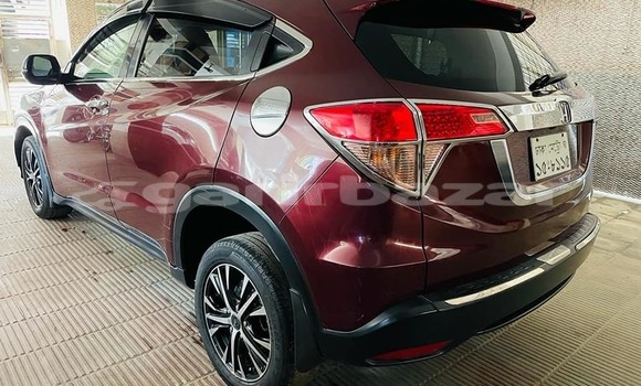 Buy Used 2014 Honda Vezel in Dhaka, Dhaka Buy Used 2014 Honda Vezel in Dhaka, Dhaka