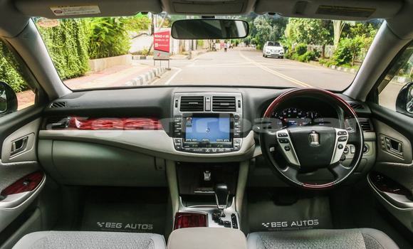 কেনা আমদানি Toyota Crown Black গাড়ী মধ্যে ঢাকা মধ্যে Dhaka কেনা আমদানি Toyota Crown Black গাড়ী মধ্যে ঢাকা মধ্যে Dhaka