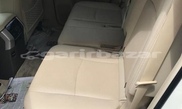 কেনা আমদানি Toyota Prado White গাড়ী মধ্যে ঢাকা মধ্যে Dhaka কেনা আমদানি Toyota Prado White গাড়ী মধ্যে ঢাকা মধ্যে Dhaka