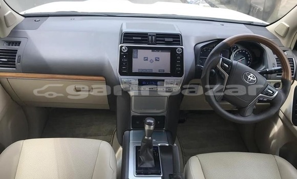 কেনা আমদানি Toyota Prado White গাড়ী মধ্যে ঢাকা মধ্যে Dhaka কেনা আমদানি Toyota Prado White গাড়ী মধ্যে ঢাকা মধ্যে Dhaka