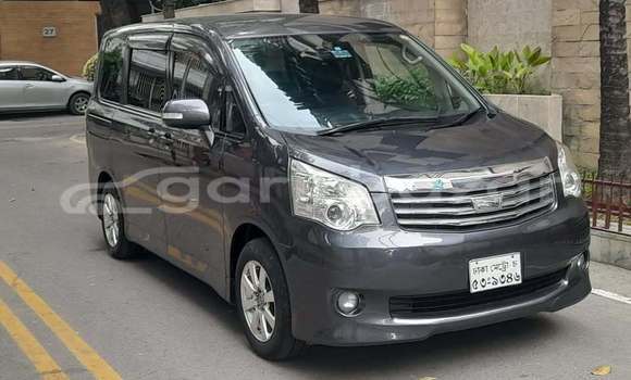 Buy Used 2011 Toyota noah x in Dhaka, Dhaka Buy Used 2011 Toyota noah x in Dhaka, Dhaka