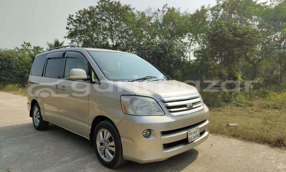 Buy Used 2004 Toyota noah x in Dhaka, Dhaka Buy Used 2004 Toyota noah x in Dhaka, Dhaka