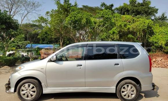Buy Used 2010 Toyota Avanza in Dhaka, Dhaka Buy Used 2010 Toyota Avanza in Dhaka, Dhaka