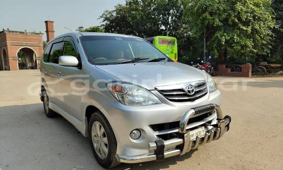 Buy Used 2010 Toyota Avanza in Dhaka, Dhaka Buy Used 2010 Toyota Avanza in Dhaka, Dhaka