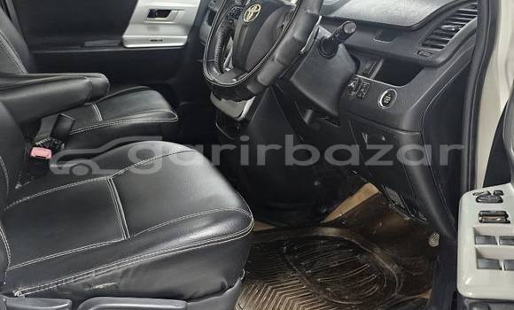 Buy Used 2013 Toyota Noah in Dhaka, Dhaka Buy Used 2013 Toyota Noah in Dhaka, Dhaka