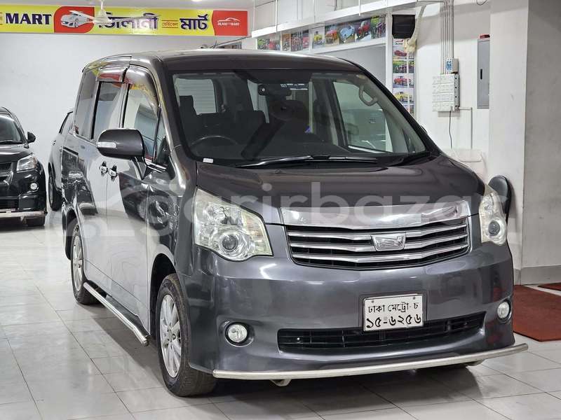 Big with watermark toyota noah x dhaka dhaka 31083