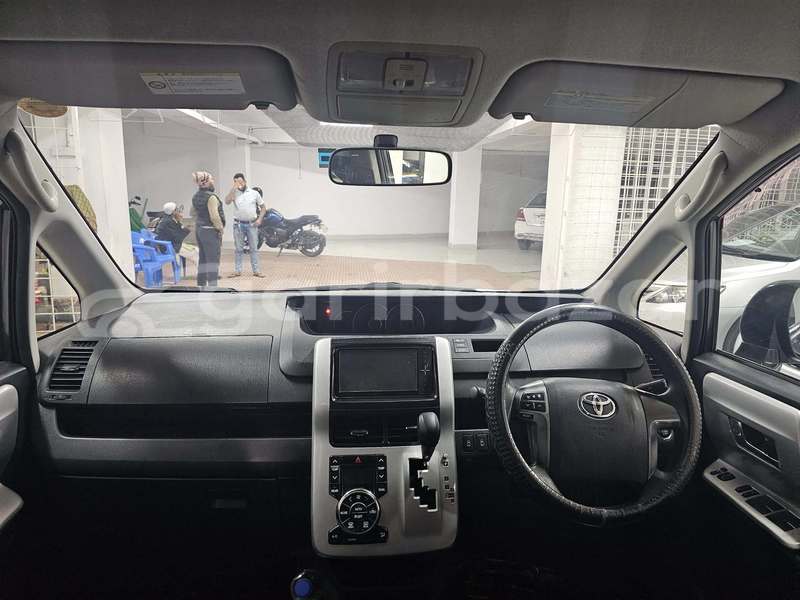 Big with watermark toyota noah x dhaka dhaka 31083