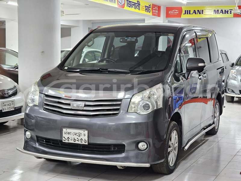 Big with watermark toyota noah x dhaka dhaka 31083