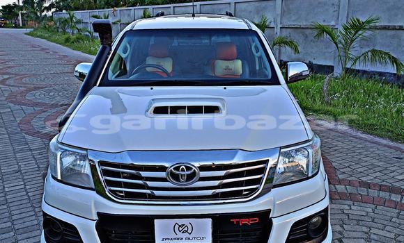 Buy Used 2015 Toyota Hilux in Dhaka, Dhaka Buy Used 2015 Toyota Hilux in Dhaka, Dhaka