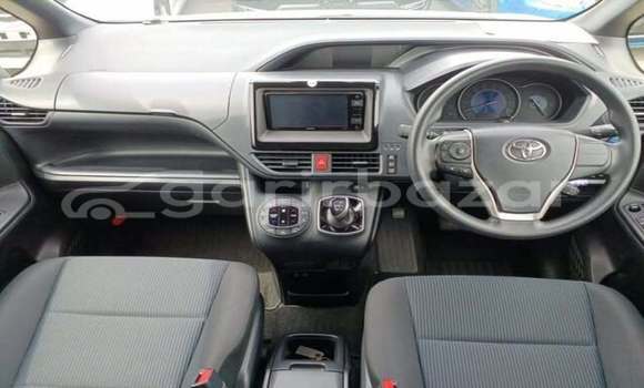 কেনা ব্যবহৃত Toyota Noha White গাড়ী মধ্যে ঢাকা মধ্যে Dhaka কেনা ব্যবহৃত Toyota Noha White গাড়ী মধ্যে ঢাকা মধ্যে Dhaka