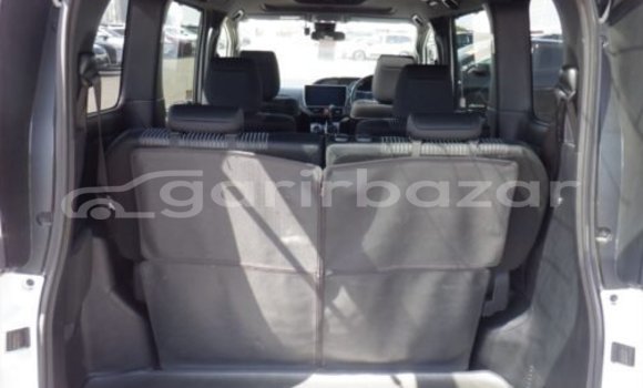 কেনা ব্যবহৃত Toyota Noha White গাড়ী মধ্যে ঢাকা মধ্যে Dhaka কেনা ব্যবহৃত Toyota Noha White গাড়ী মধ্যে ঢাকা মধ্যে Dhaka