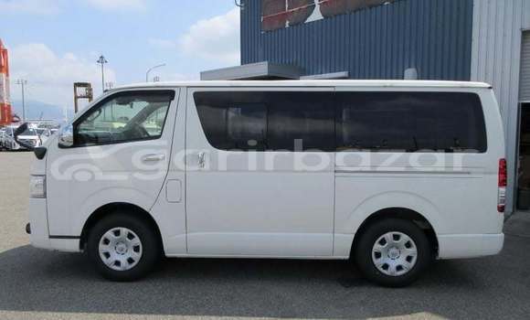 Buy Used 2019 Toyota Hiace in Dhaka, Dhaka Buy Used 2019 Toyota Hiace in Dhaka, Dhaka