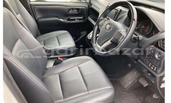Buy Used 2019 Toyota Esquire in Dhaka, Dhaka Buy Used 2019 Toyota Esquire in Dhaka, Dhaka