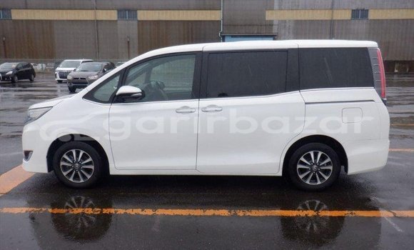 Buy Used 2019 Toyota Esquire in Dhaka, Dhaka Buy Used 2019 Toyota Esquire in Dhaka, Dhaka