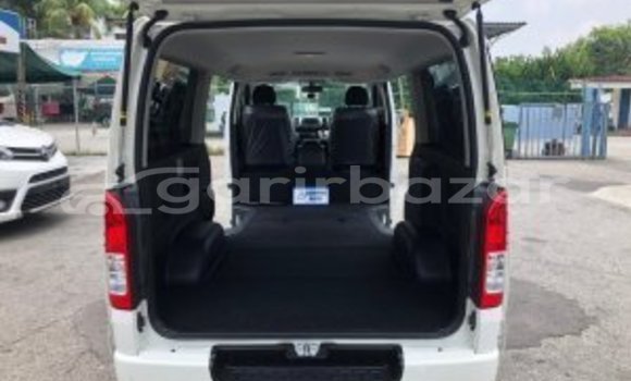 Buy Used 2019 Toyota Hiace in Dhaka, Dhaka Buy Used 2019 Toyota Hiace in Dhaka, Dhaka