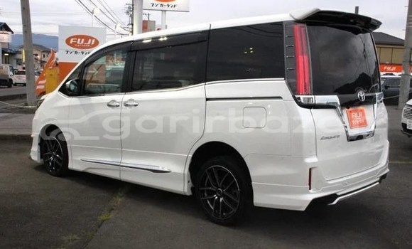 Buy Used 2019 Toyota Esquire in Dhaka, Dhaka Buy Used 2019 Toyota Esquire in Dhaka, Dhaka