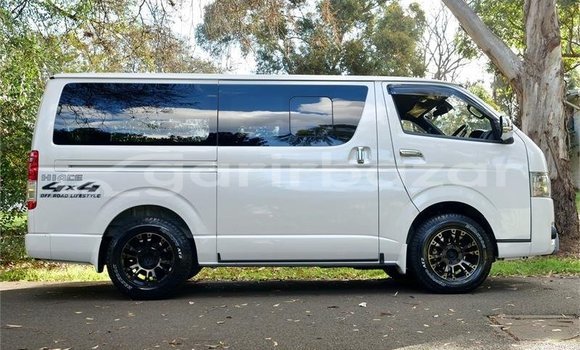 Buy Used 2023 Toyota Hiace in Dhaka, Dhaka Buy Used 2023 Toyota Hiace in Dhaka, Dhaka