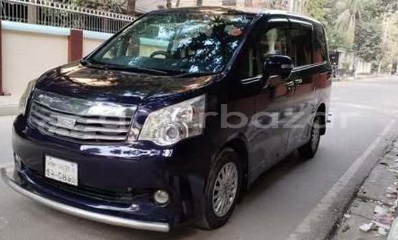 Buy Used 2012 Toyota Noha in Dhaka, Dhaka Buy Used 2012 Toyota Noha in Dhaka, Dhaka