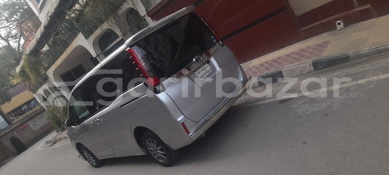 Big with watermark toyota noah dhaka dhaka 31168