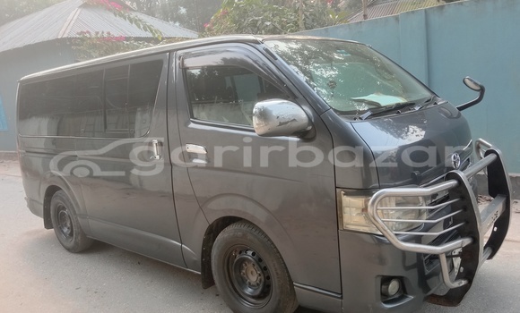 Buy Used 2015 Toyota Hiace super gl 2011 in Tangail, Dhaka Buy Used 2015 Toyota Hiace super gl 2011 in Tangail, Dhaka