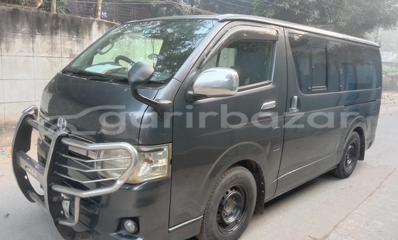 Buy Used 2015 Toyota Hiace super gl 2011 in Tangail, Dhaka Buy Used 2015 Toyota Hiace super gl 2011 in Tangail, Dhaka