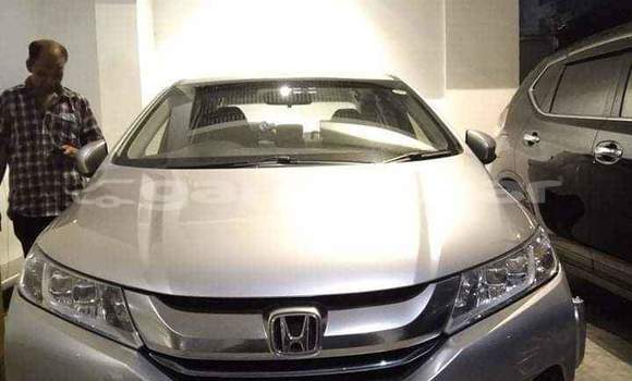 কিনুন ব্যবহৃত Honda গাড়ী কিনুন ব্যবহৃত Honda গাড়ী