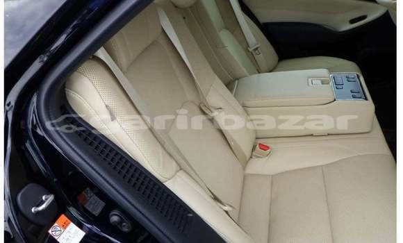 Buy Import 2016 Toyota Crown in Dhaka, Dhaka Buy Import 2016 Toyota Crown in Dhaka, Dhaka