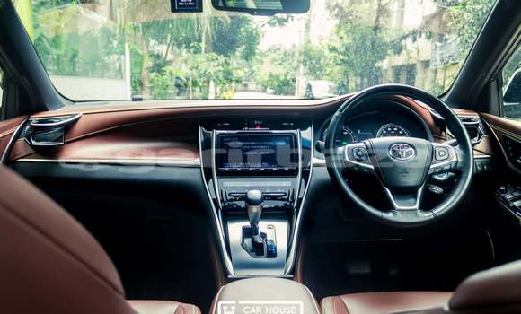 Buy Import 2018 Toyota Harrier in Dhaka, Dhaka Buy Import 2018 Toyota Harrier in Dhaka, Dhaka