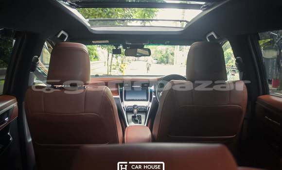 Buy Import 2018 Toyota Harrier in Dhaka, Dhaka Buy Import 2018 Toyota Harrier in Dhaka, Dhaka