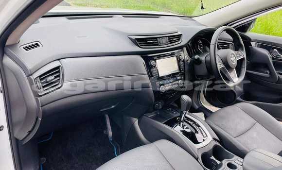 Buy Used 2017 Nissan X-Trail in Dhaka, Dhaka Buy Used 2017 Nissan X-Trail in Dhaka, Dhaka