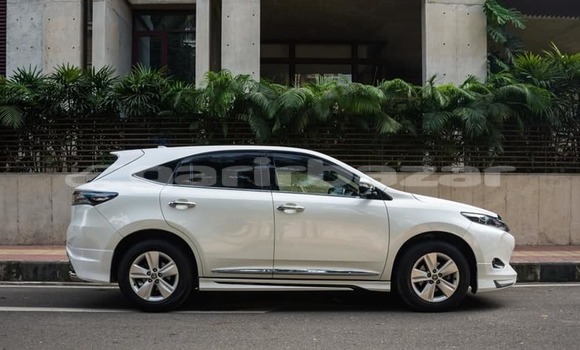 কেনা ব্যবহৃত Toyota Harrier White গাড়ী মধ্যে ঢাকা মধ্যে Dhaka কেনা ব্যবহৃত Toyota Harrier White গাড়ী মধ্যে ঢাকা মধ্যে Dhaka