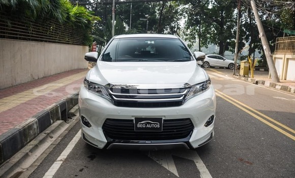 কেনা ব্যবহৃত Toyota Harrier White গাড়ী মধ্যে ঢাকা মধ্যে Dhaka কেনা ব্যবহৃত Toyota Harrier White গাড়ী মধ্যে ঢাকা মধ্যে Dhaka