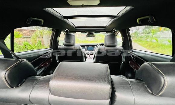 Buy Used 2013 Toyota Harrier in Dhaka, Dhaka Buy Used 2013 Toyota Harrier in Dhaka, Dhaka