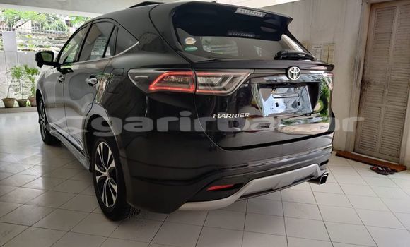 Buy Import 2016 Toyota Harrier in Dhaka, Dhaka Buy Import 2016 Toyota Harrier in Dhaka, Dhaka